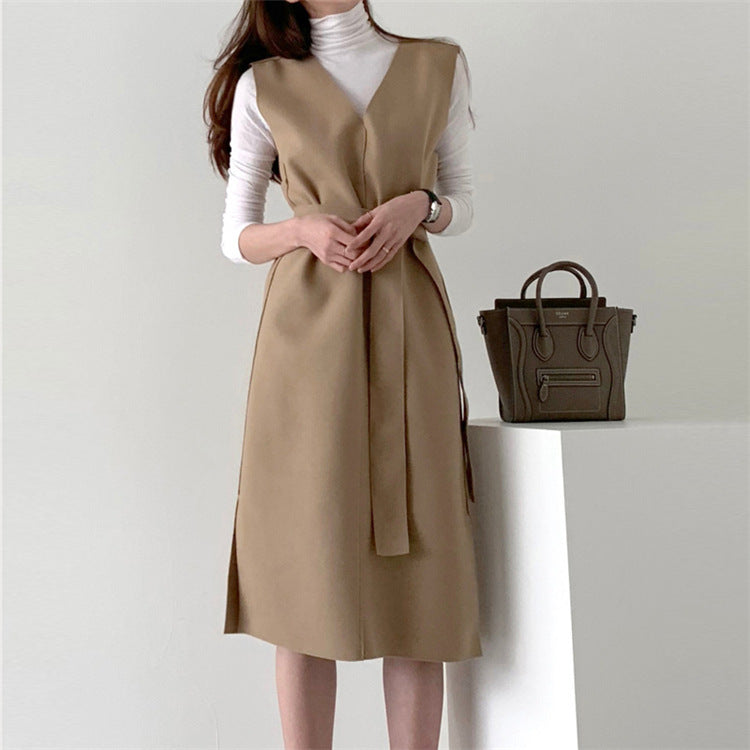 Sleeveless elegant V-neck woolen dress