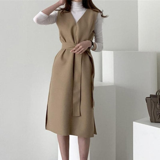 Sleeveless elegant V-neck woolen dress