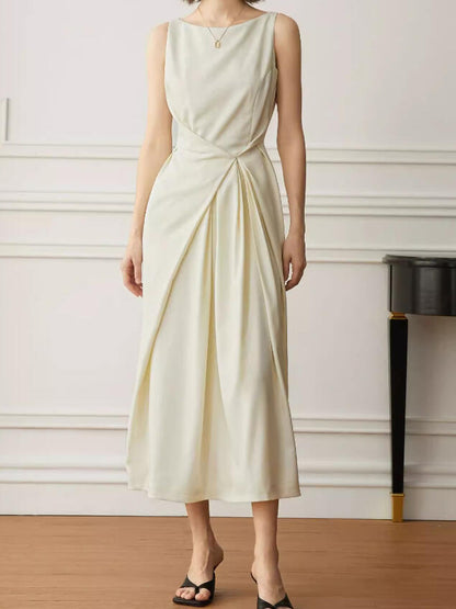 Elegant Sleeveless Pleated Dress