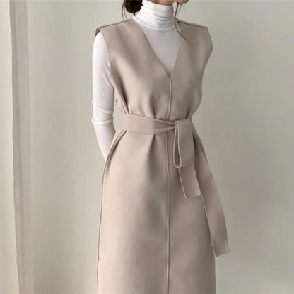 Sleeveless elegant V-neck woolen dress